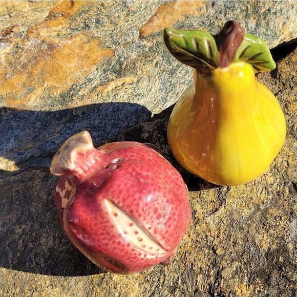 Vintage Fruit Salt and Pepper Shaker - Picture 7 of 12